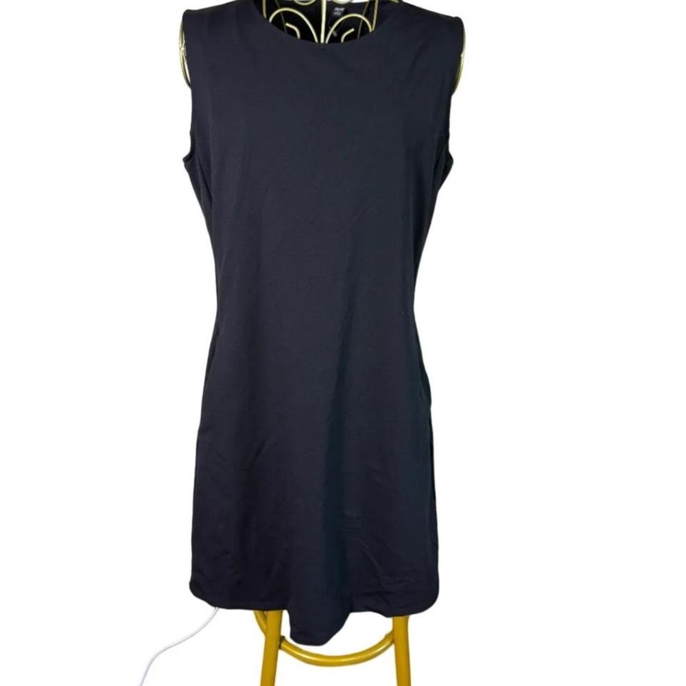 Uniqlo black casual dress with pockets never been worn size medium
